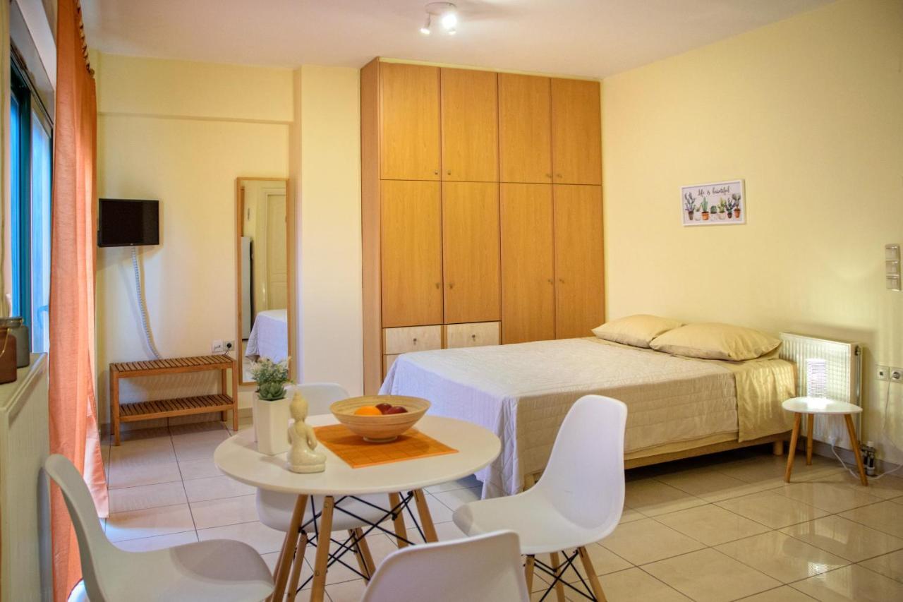 Sunny City Studio Apartment Kalamata Luaran gambar